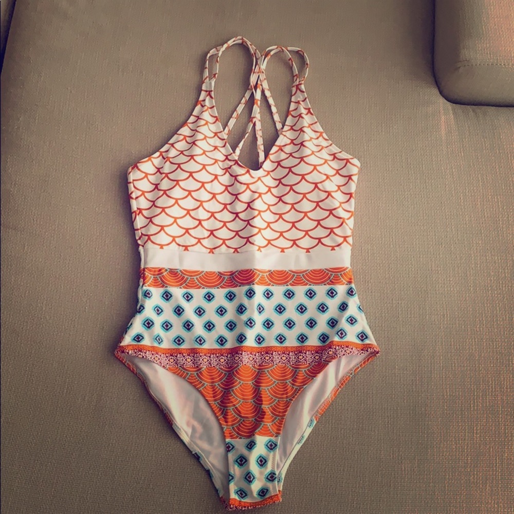 NWT Cupshe swimsuit one piece orange white blue